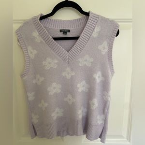 Light purple flower sweater vest